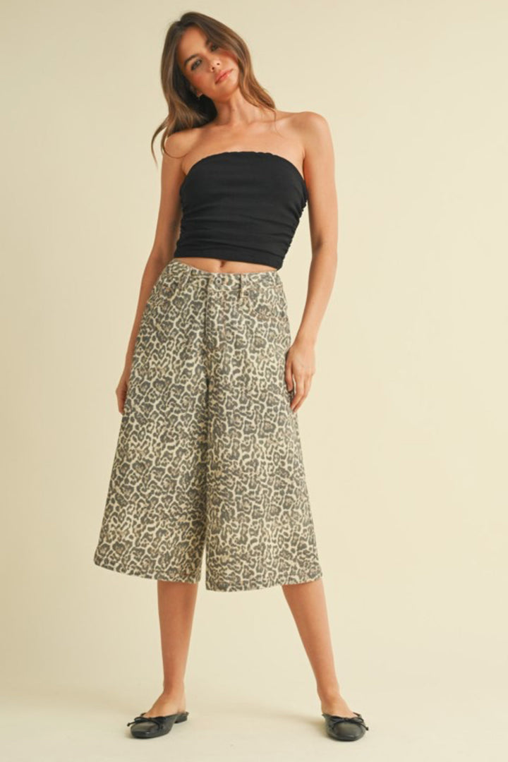 Autumn Chapter Leopard Bermudas