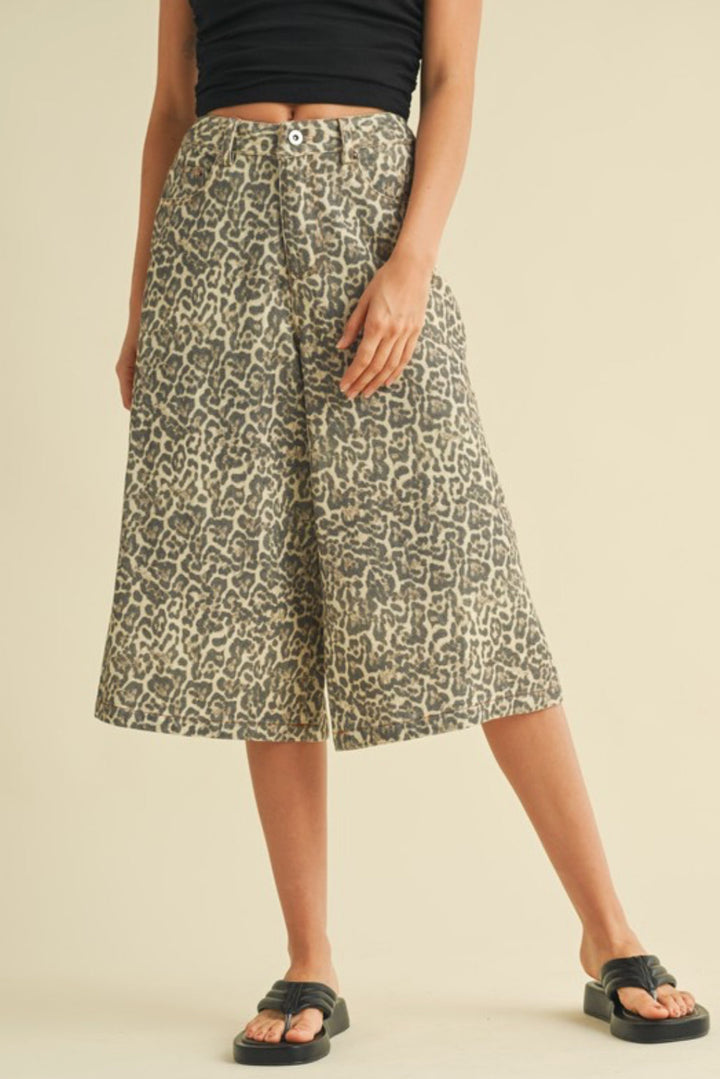Autumn Chapter Leopard Bermudas