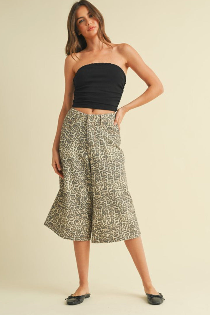 Autumn Chapter Leopard Bermudas