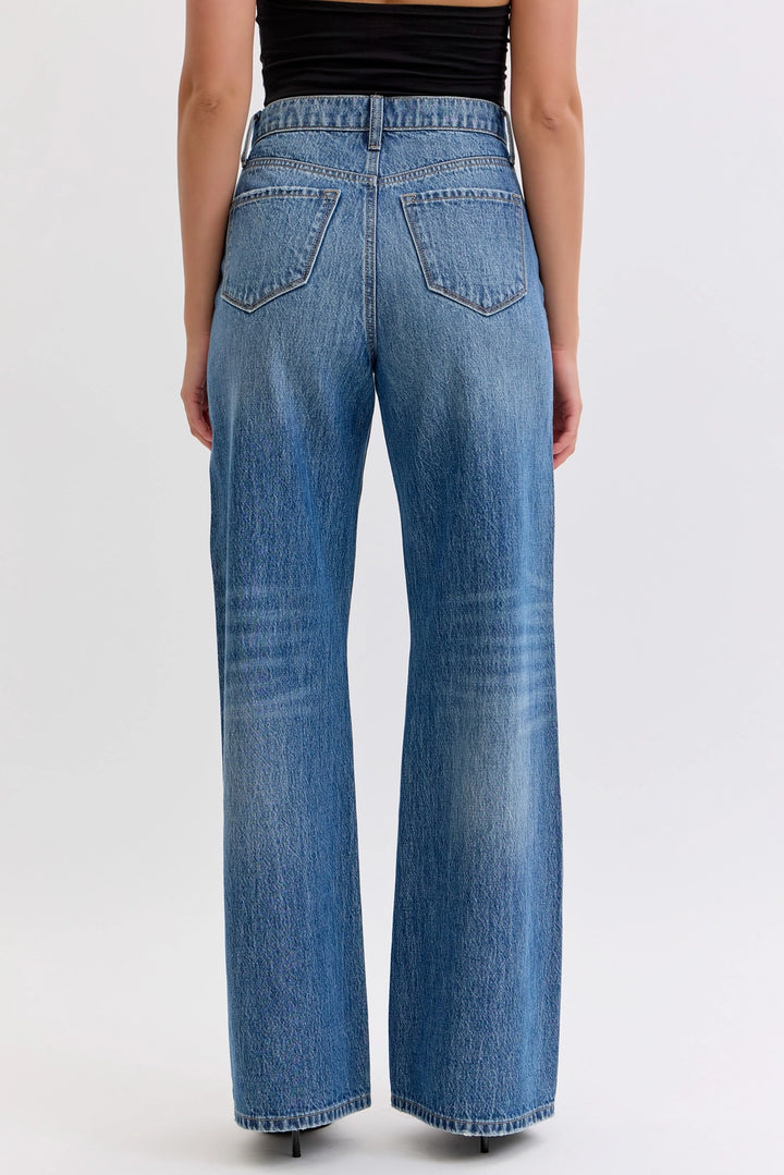 Carmine Jeans with Curved Side Seam